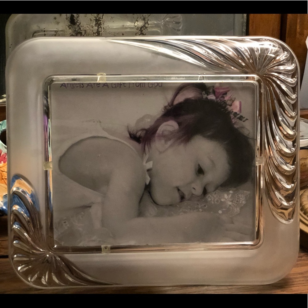 Beautiful Mikasa 8 x 10 picture frame crystal